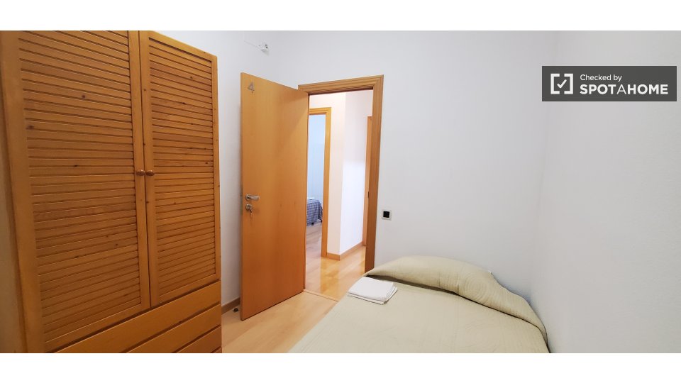 Double room Barcelona, 4 beds, 90m² — photo 8