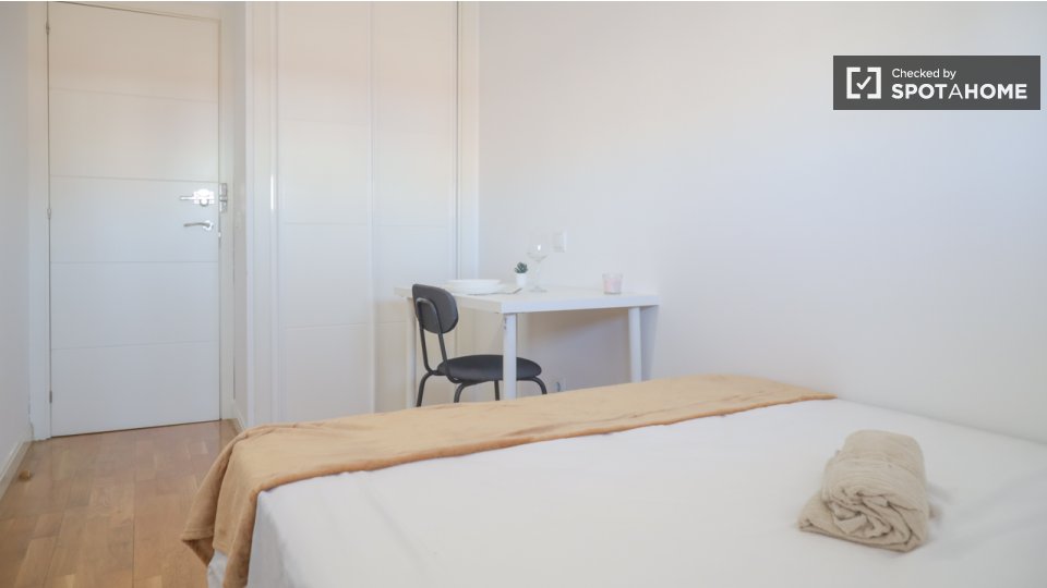 Double room Madrid, 4 beds — photo 10