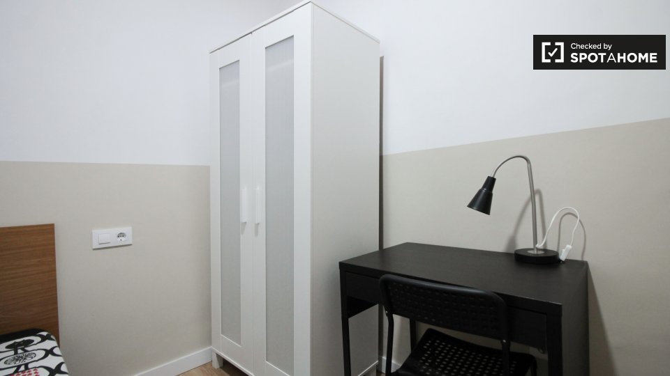 Double room Barcelona, 6 beds, 100m² — photo 3