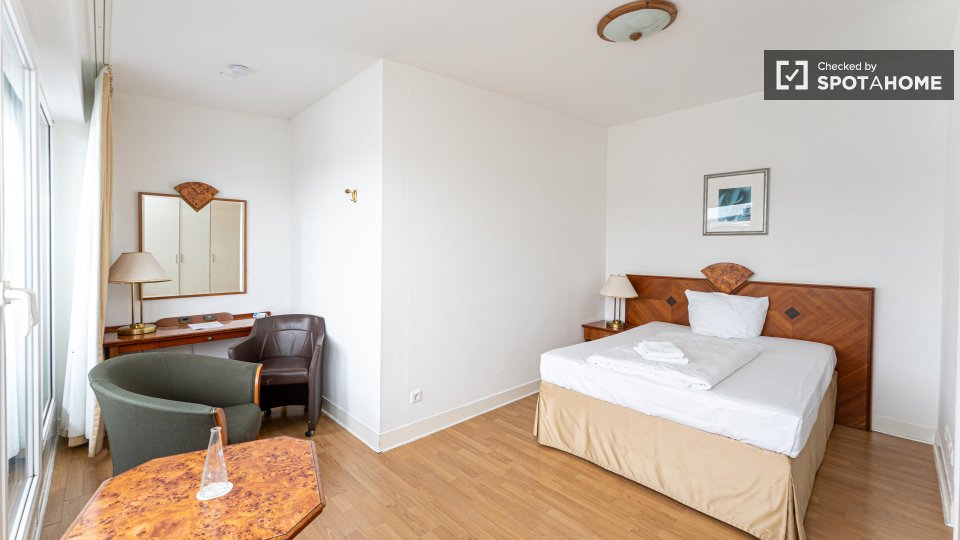 Apartment Berlin, 2 beds, 53m² — photo 1
