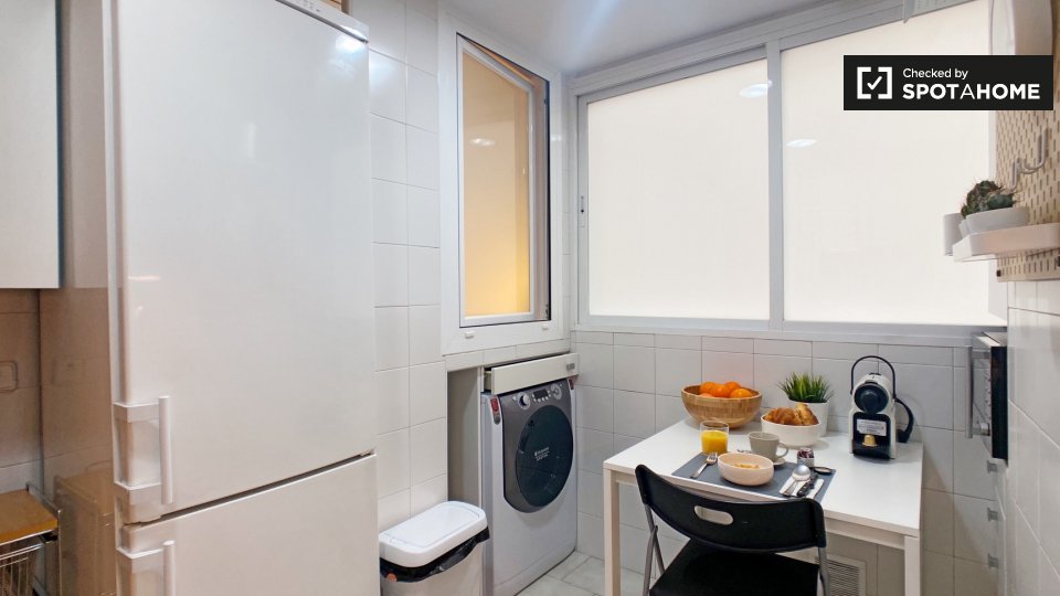 Double room Madrid, 4 beds, 90m² — photo 16