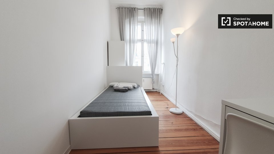 Double room Berlin, 3 beds — photo 11