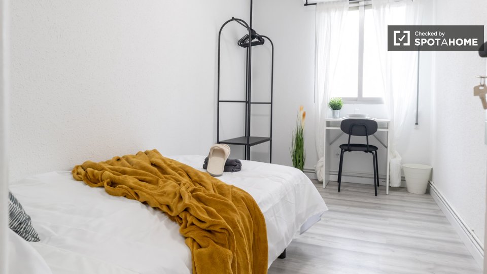 Double room Madrid, 5 beds — photo 16