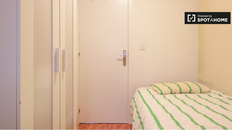 Double room Madrid, 4 beds, 70m² — photo 14