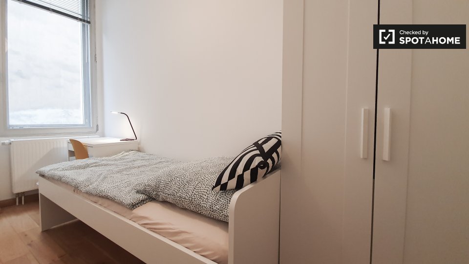 Double room Berlin, 3 beds — photo 17