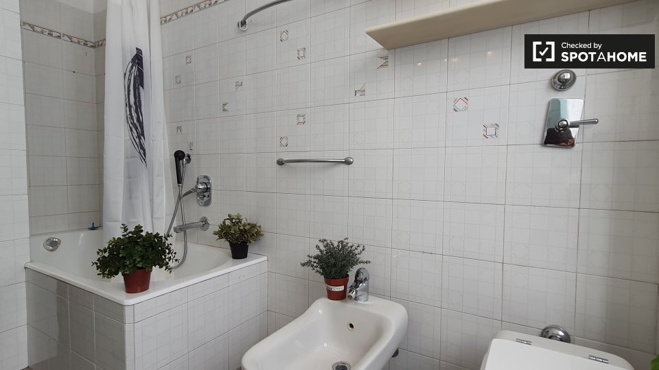 Double room Milan, 3 beds, 90m² — photo 16