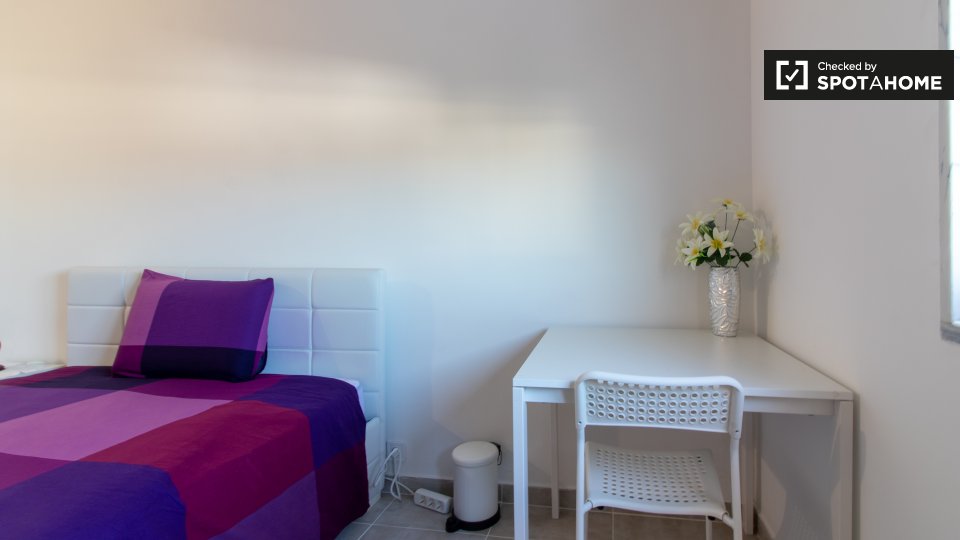 Double room Lisbon, 10 beds, 80m² — photo 7