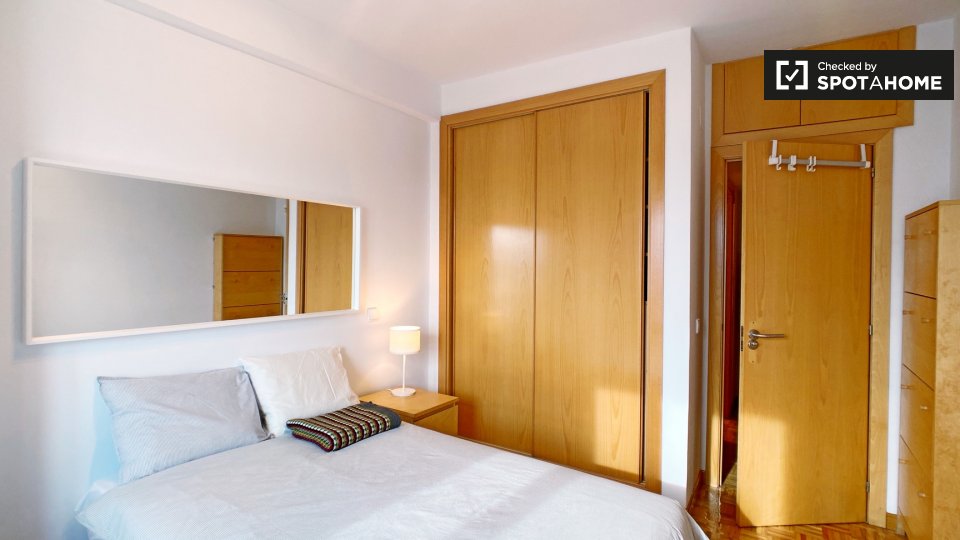Double room Madrid, 4 beds, 90m² — photo 4