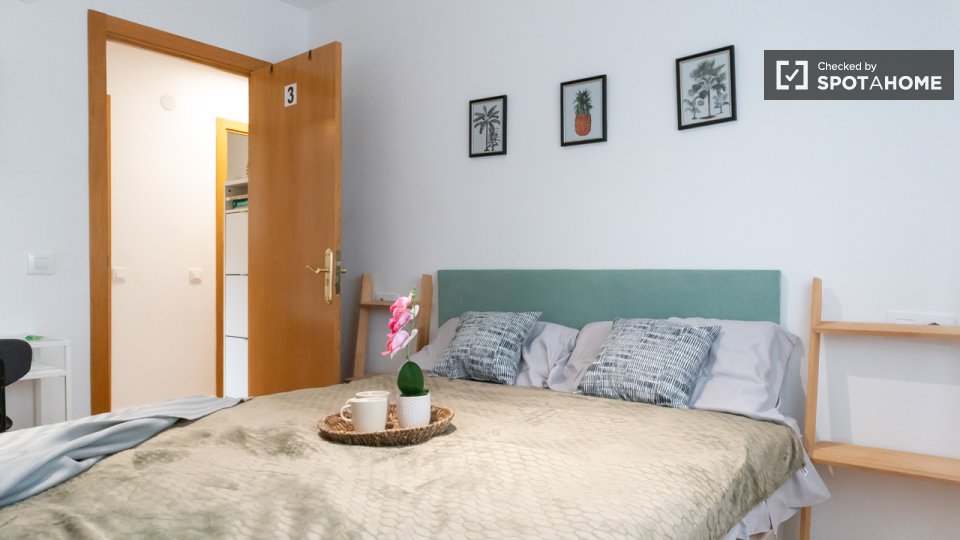Double room Madrid, 5 beds, 110m² — photo 14