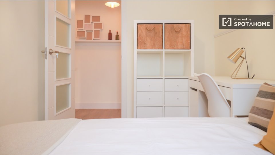 Double room Madrid, 6 beds, 130m² — photo 11