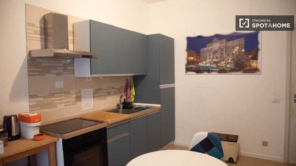 Double room Rome, 1 bed, 108m² — photo 21