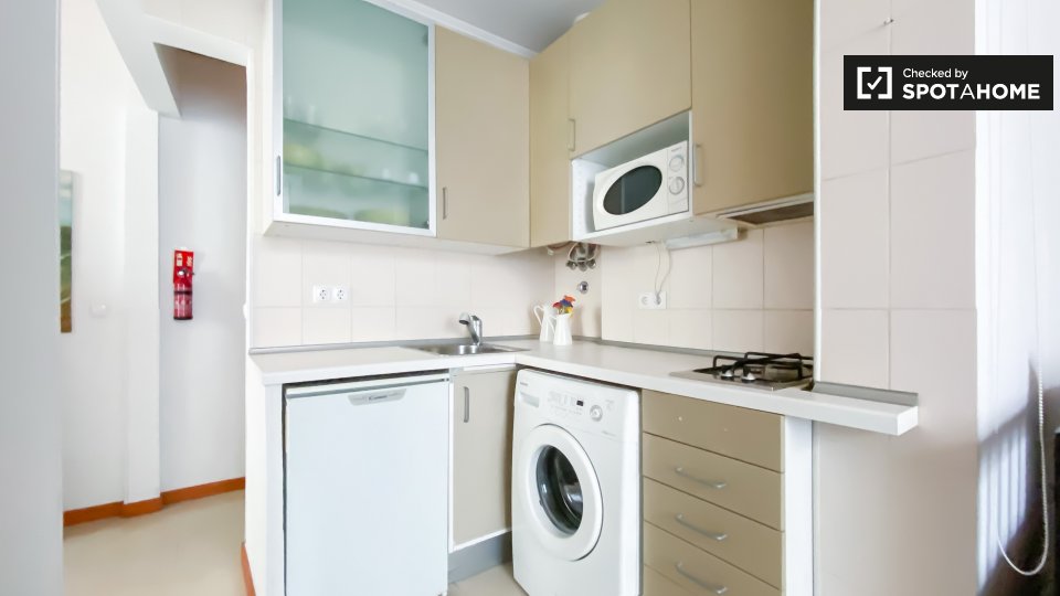 Apartment Lisbon, 1 bed — photo 6