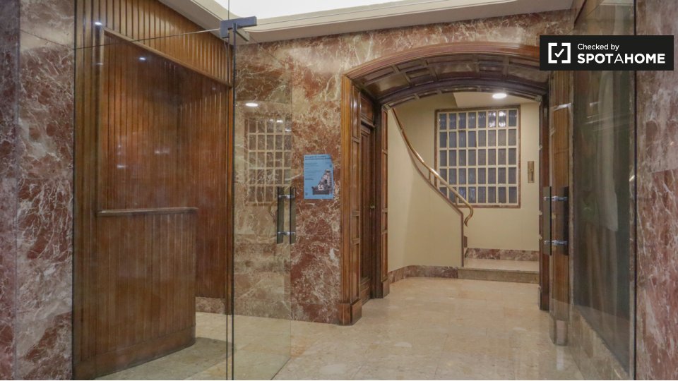 Double room Madrid, 6 beds, 200m² — photo 21