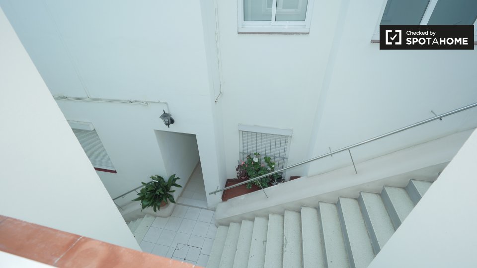 Double room Barcelona, 3 beds, 75m² — photo 4