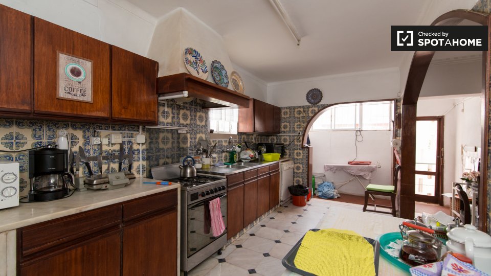Double room Lisbon, 7 beds — photo 23