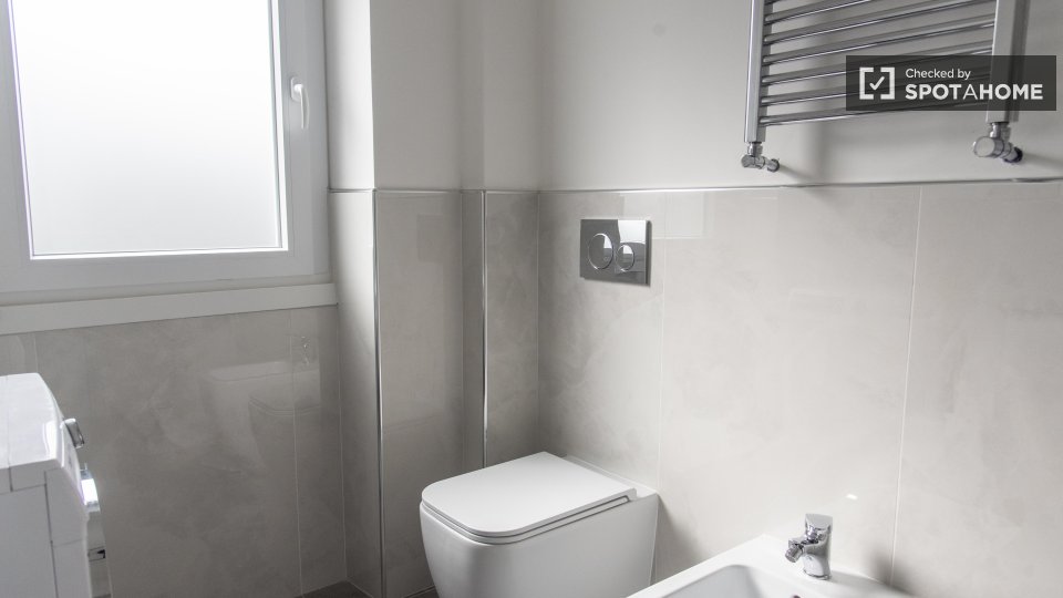 Double room Rome, 3 beds, 93m² — photo 40