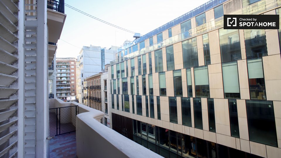 Double room Valencia, 10 beds, 300m² — photo 7