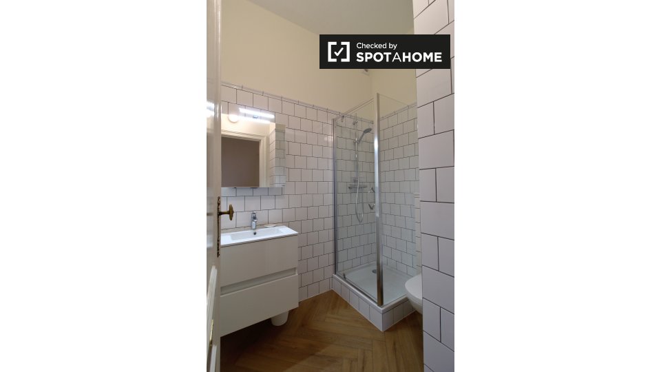 Double room Brussels, 11 beds, 750m² — photo 7