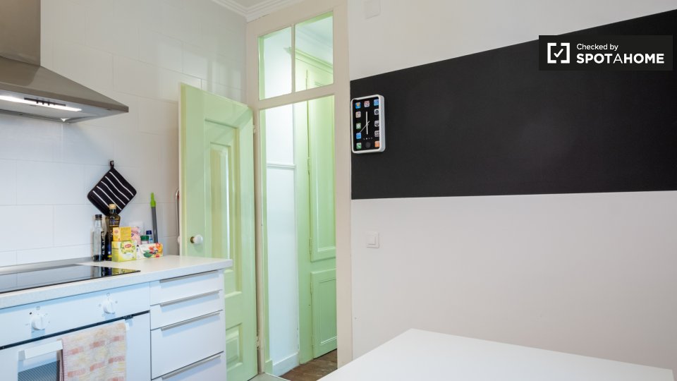 Apartment Lisbon, 1 bed — photo 17