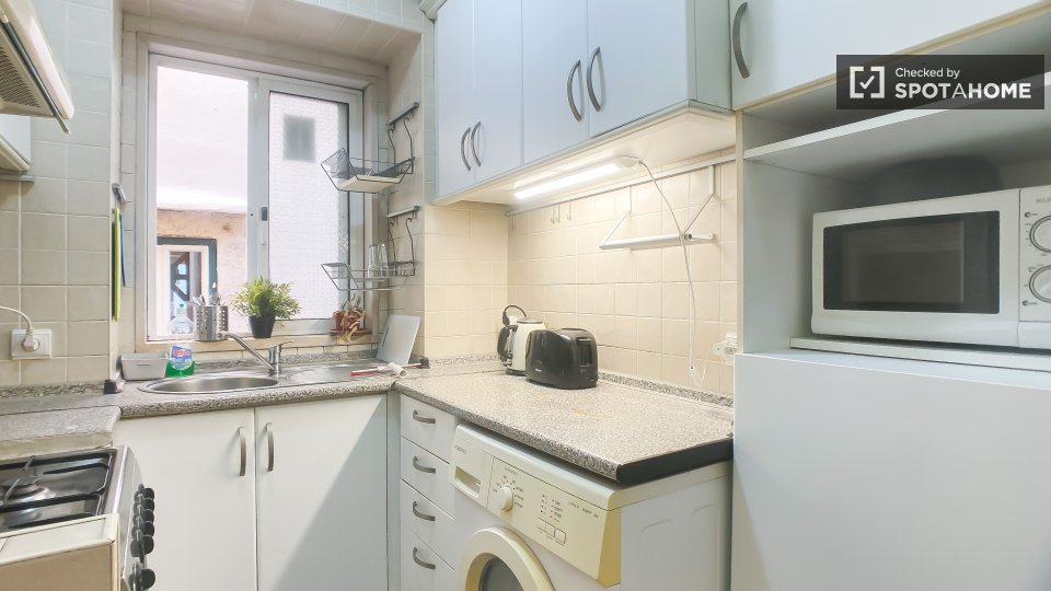 Apartment Lisbon, 1 bed, 65m² — photo 8
