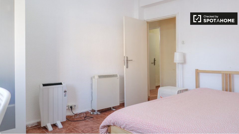Double room Madrid, 4 beds, 70m² — photo 1