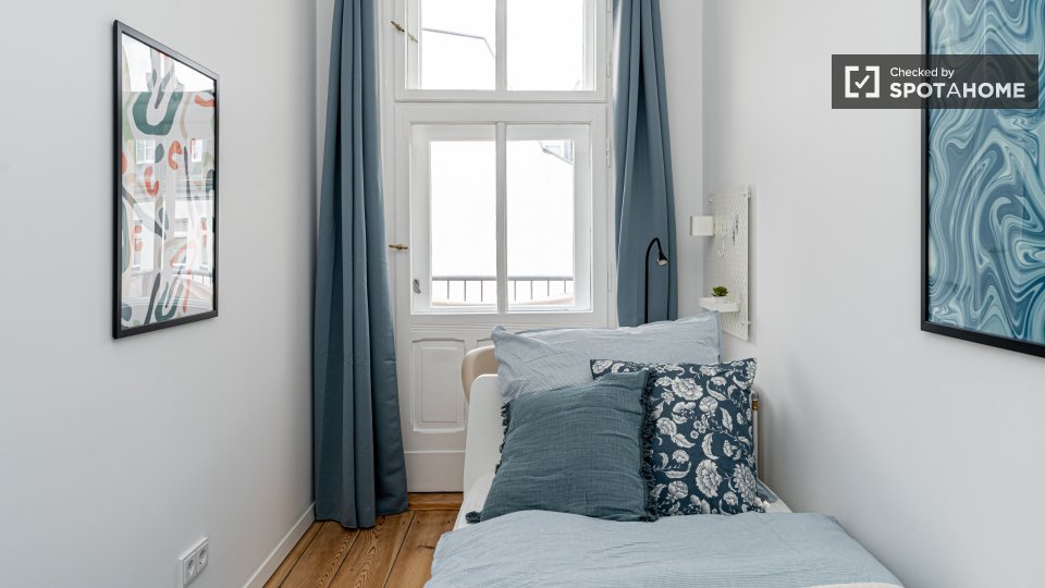 Double room Berlin, 5 beds, 79m² — photo 1