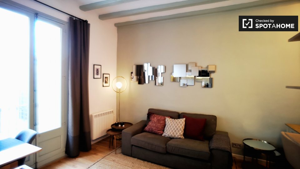 Apartment Barcelona, 2 beds, 58m² — photo 1