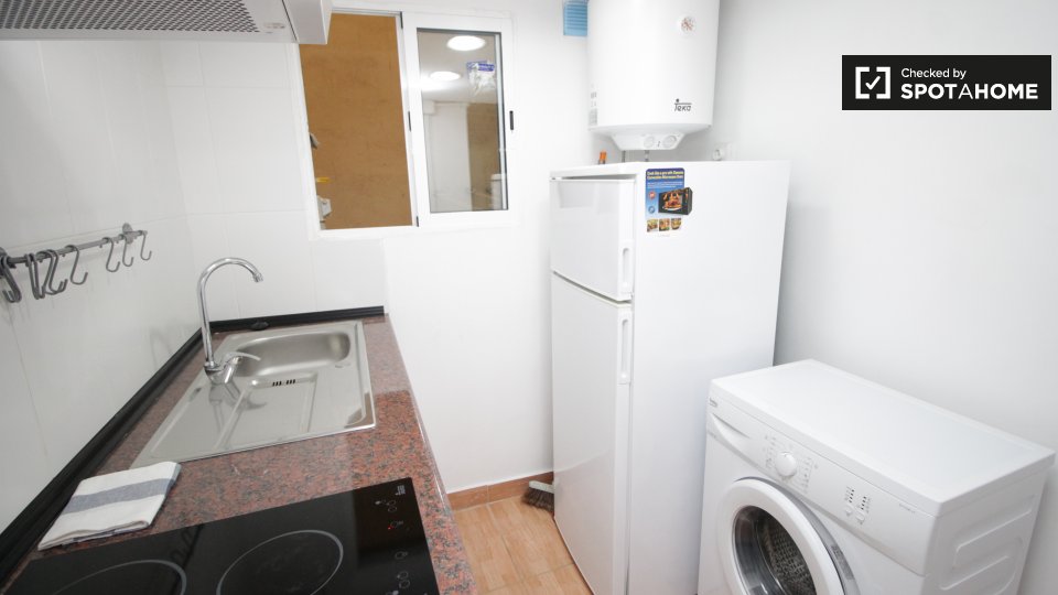 Double room Barcelona, 2 beds, 35m² — photo 6