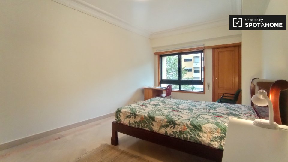 Double room Lisbon, 5 beds, 300m² — photo 15