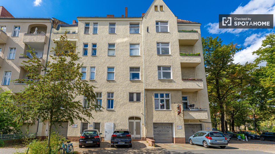 Double room Berlin, 6 beds, 99m² — photo 14