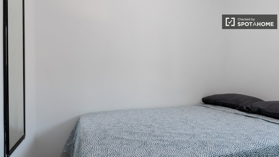 Double room Madrid, 5 beds — photo 14