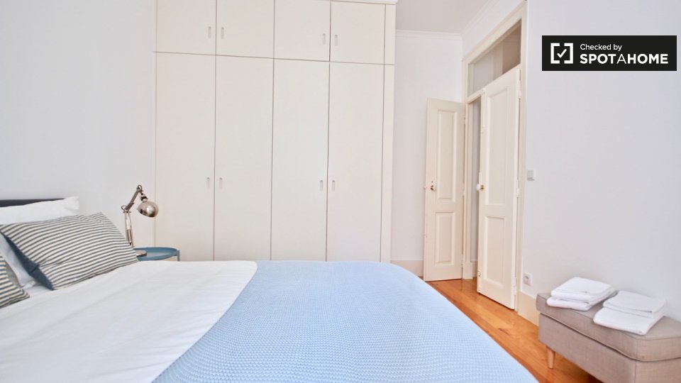 Apartment Lisbon, 2 beds, 75m² — photo 15