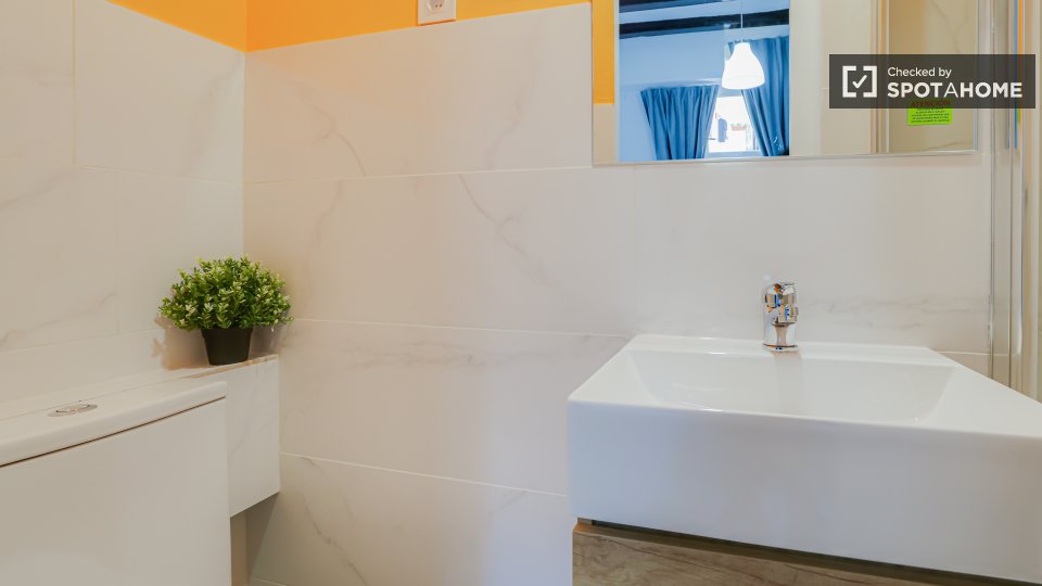 Double room Barcelona, 5 beds — photo 23