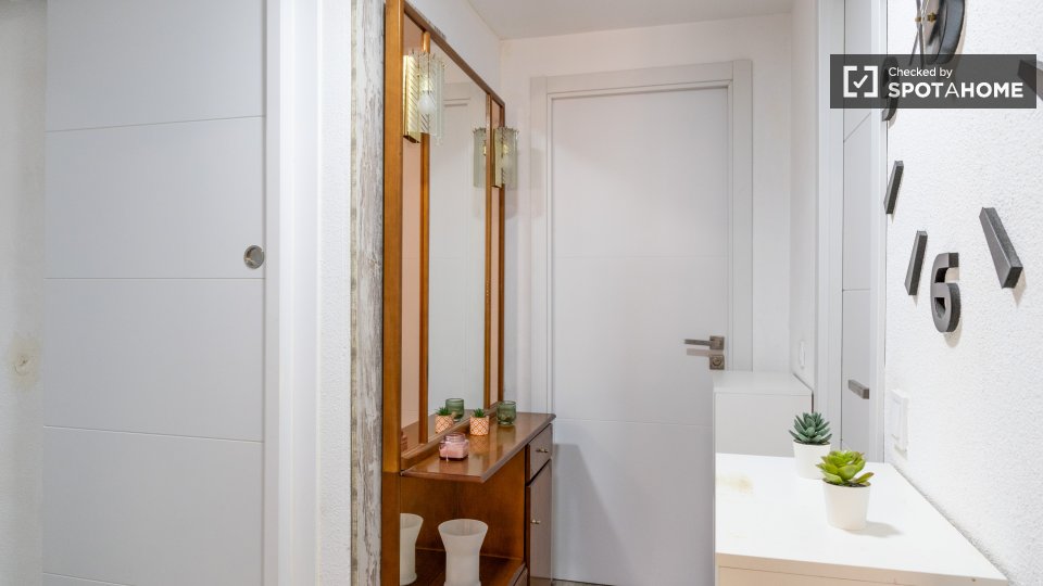 Double room Madrid, 5 beds, 101m² — photo 70