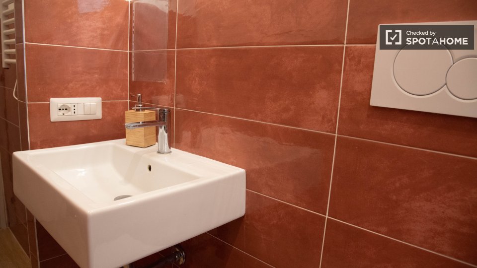 Double room Rome, 1 bed, 108m² — photo 25