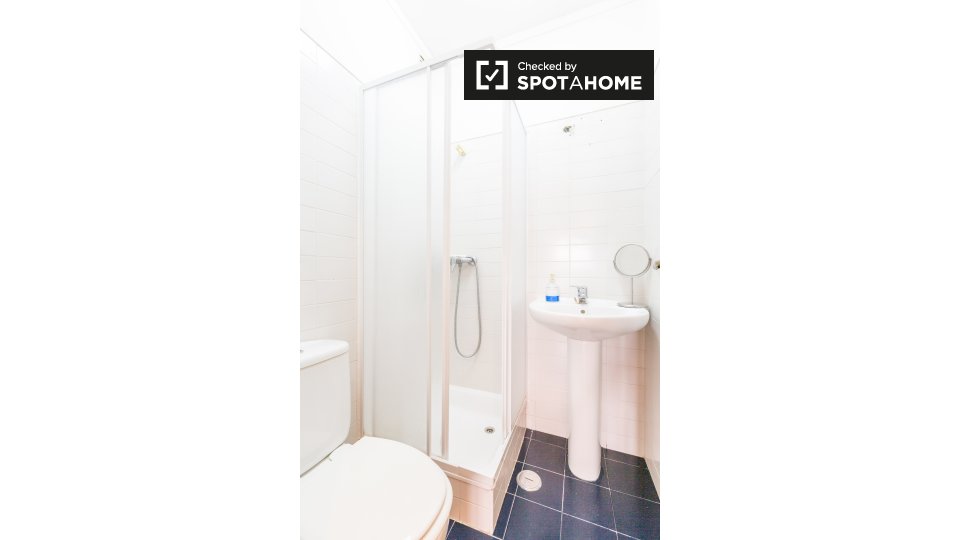 Double room Lisbon, 4 beds — photo 6