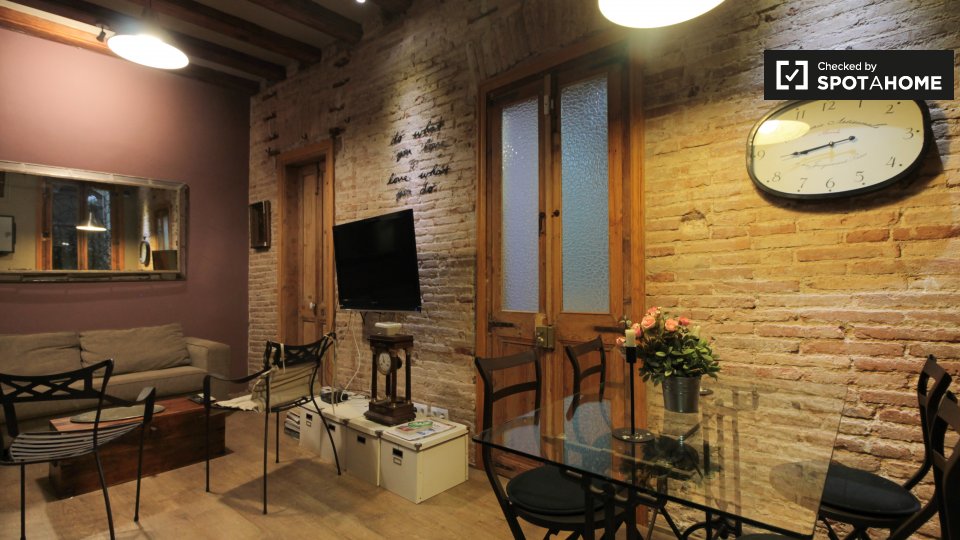 Apartment Barcelona, 1 bed, 40m² — photo 1