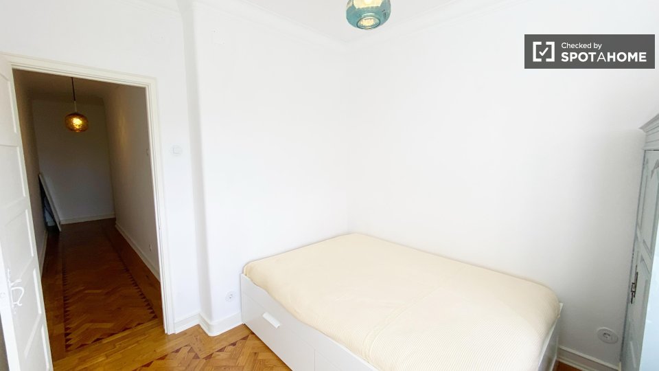 Apartment Lisbon, 1 bed — photo 13