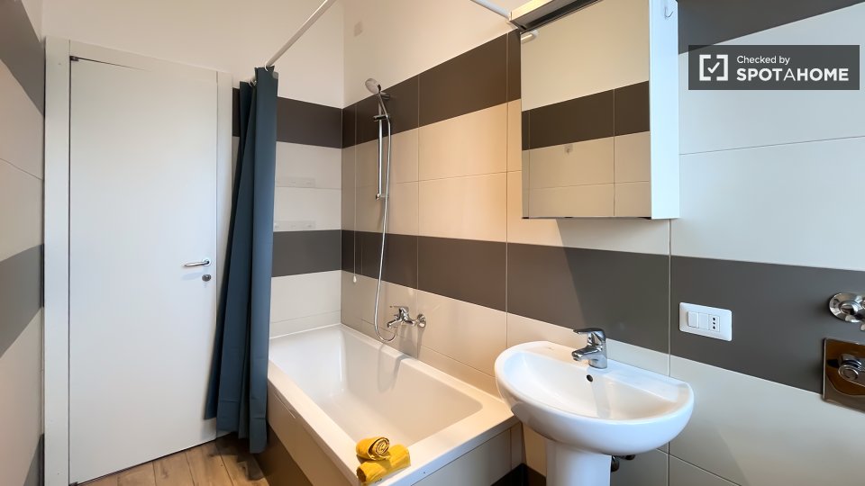 Double room Milan, 5 beds, 68m² — photo 2