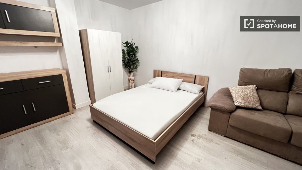 Double room Valencia, 4 beds, 90m² — photo 8