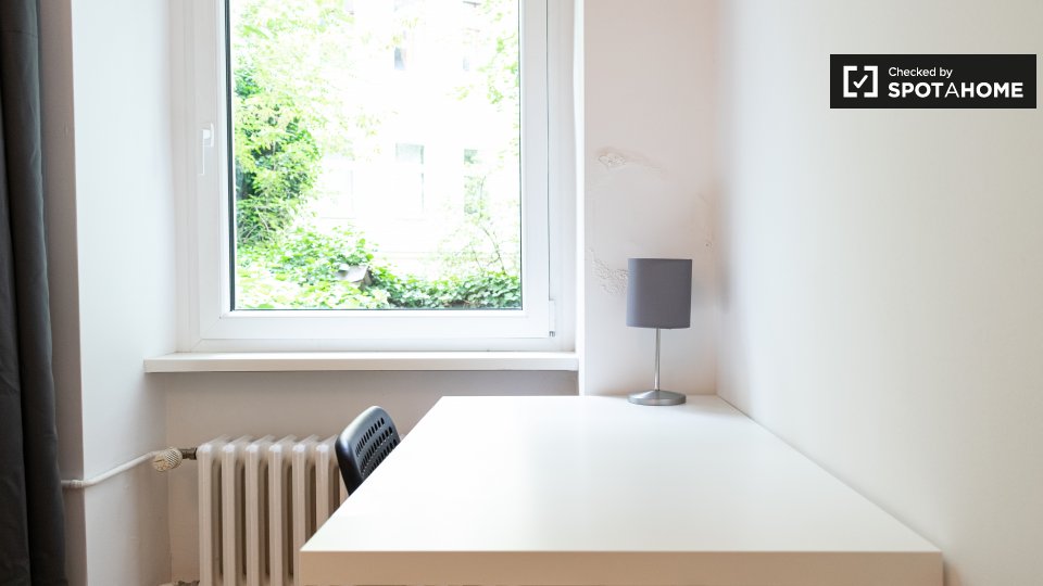 Double room Berlin, 4 beds, 68m² — photo 2