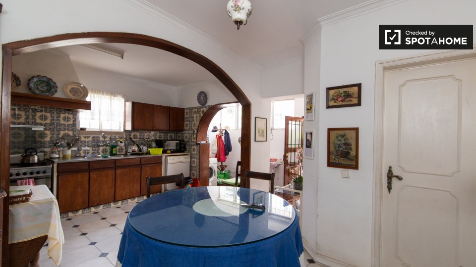 Double room Lisbon, 7 beds — photo 31
