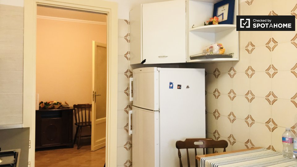 Double room Rome, 3 beds, 85m² — photo 14