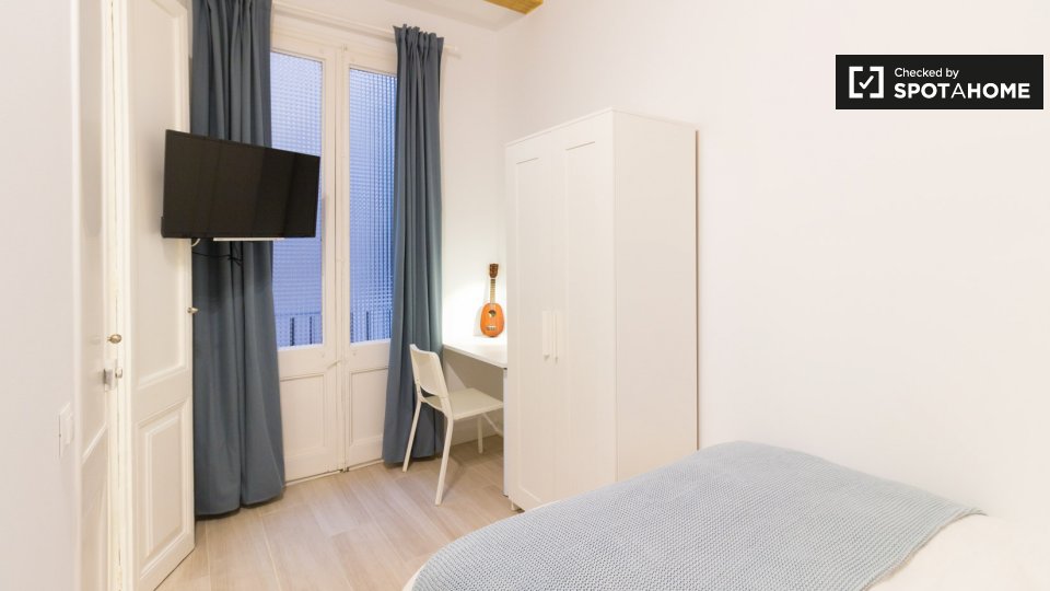 Double room Barcelona, 4 beds, 86m² — photo 2