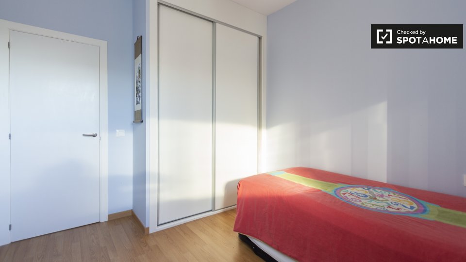 Double room Madrid, 3 beds, 120m² — photo 4