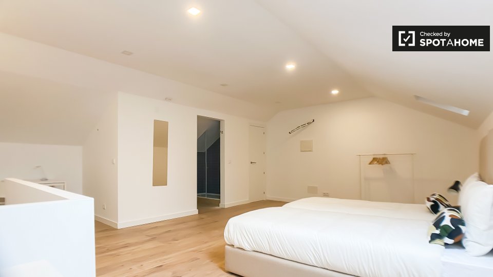 Apartment Lisbon, 5 beds — photo 14