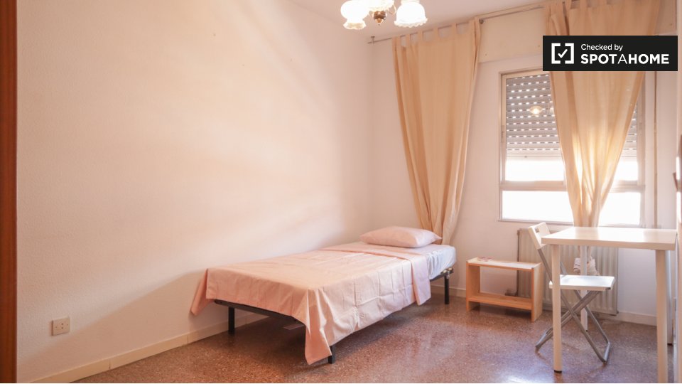 Double room Madrid, 4 beds — photo 8