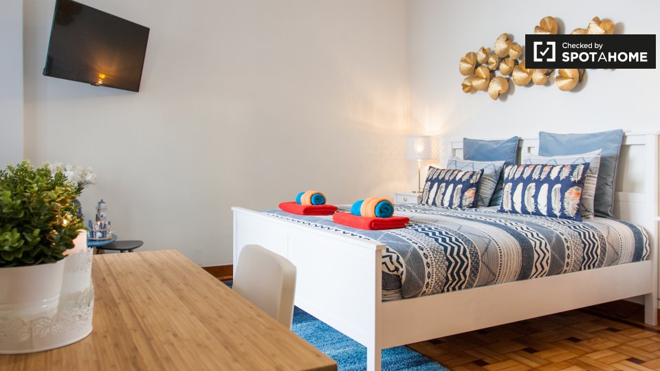 Double room Porto, 5 beds, 300m² — photo 1