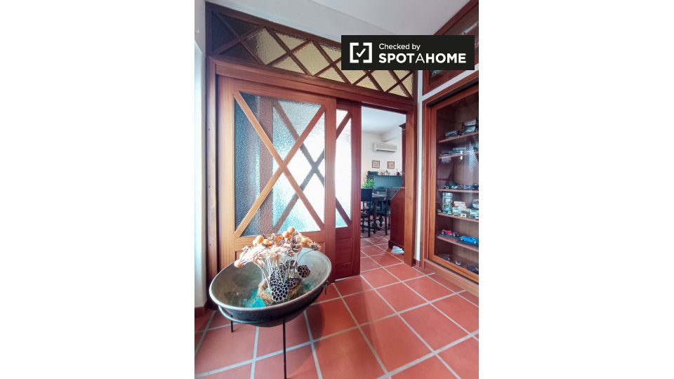 Apartment Lisbon, 1 bed, 100m² — photo 9