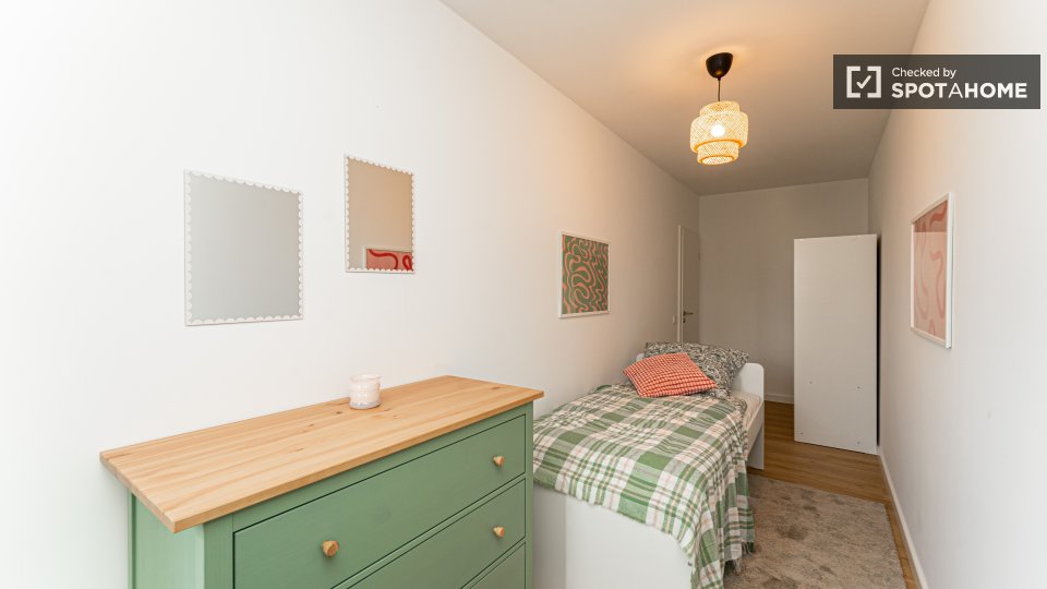 Double room Berlin, 5 beds, 80m² — photo 14